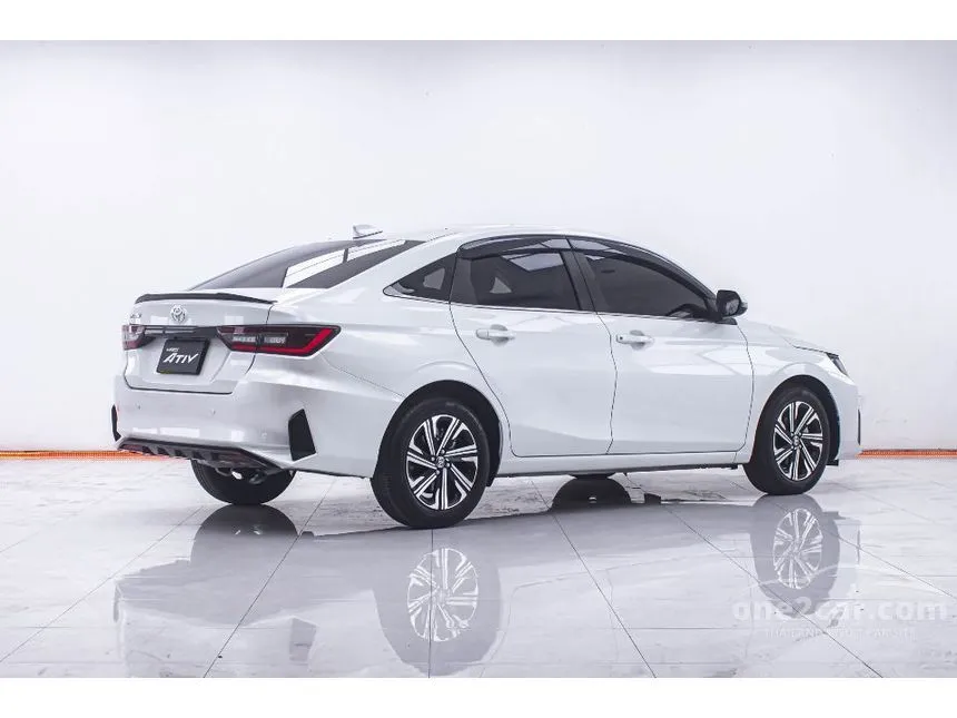 2023 Toyota Yaris Ativ Premium Sedan