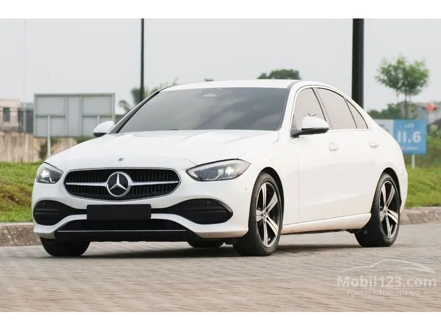 2022 Mercedes-Benz C200 Avantgarde Line Sedan