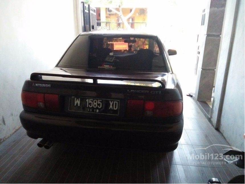 1995 Mitsubishi Lancer Sedan