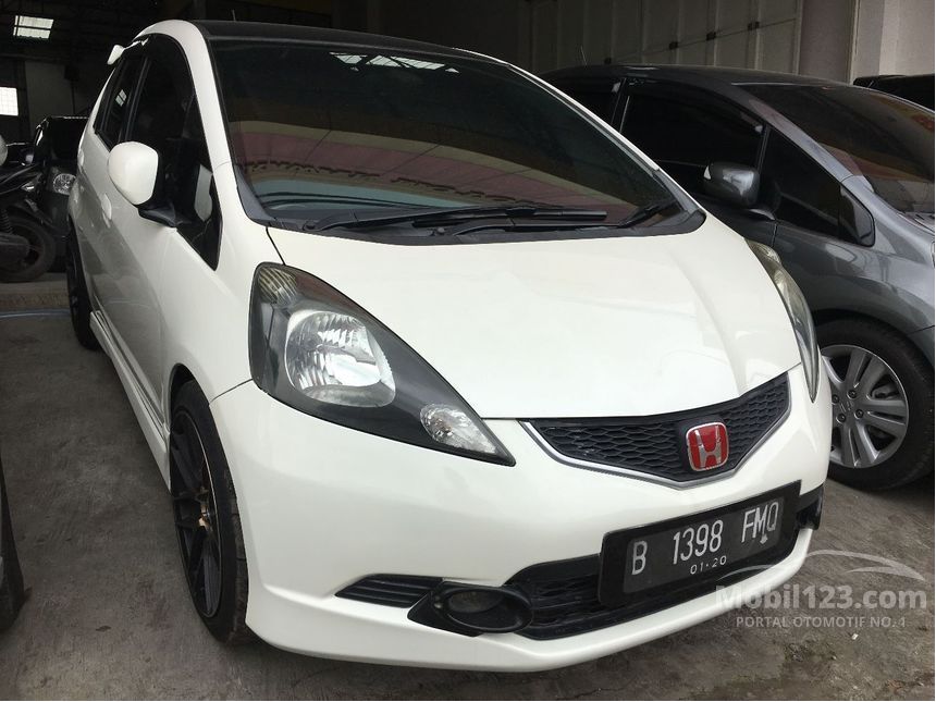 Jual Mobil Honda Jazz 2009 RS 1.5 di Jawa Barat Automatic 