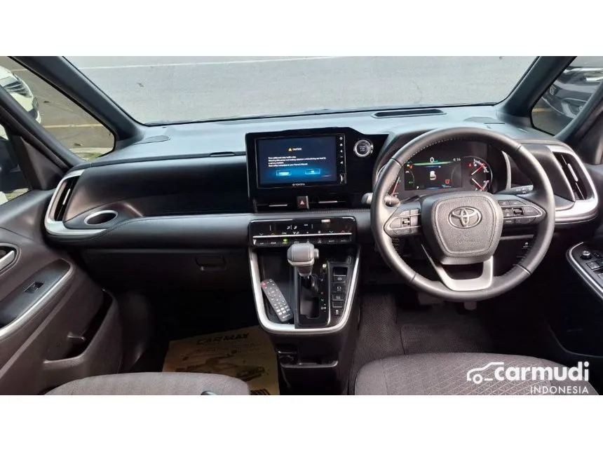 2022 Toyota Voxy MPV
