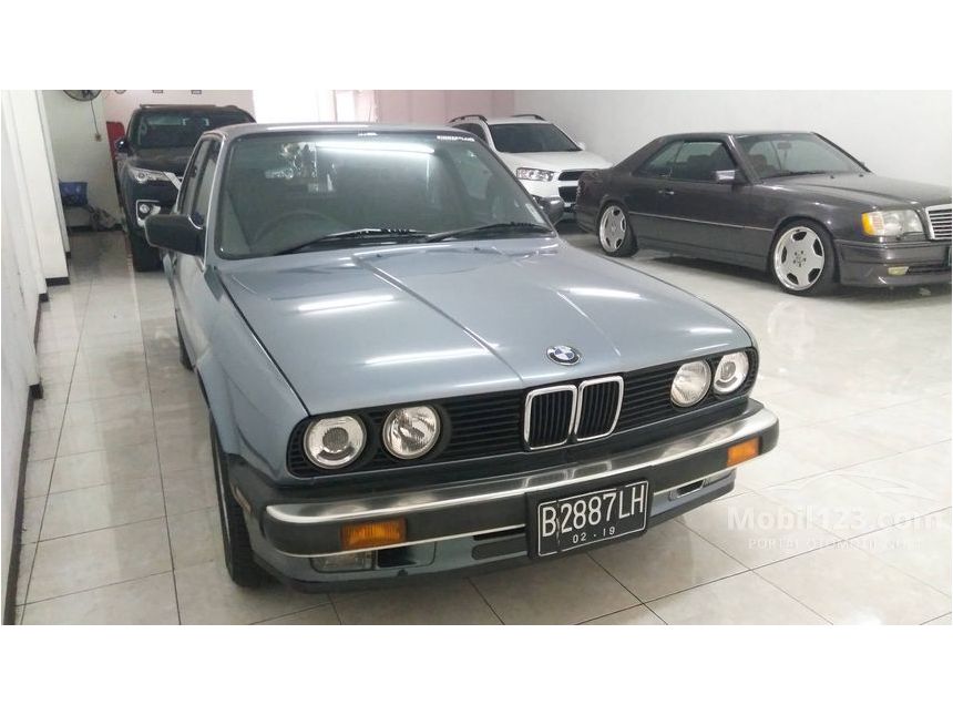 Jual Mobil BMW 318i 1993 1.8 Manual 1.8 di Jawa Timur 