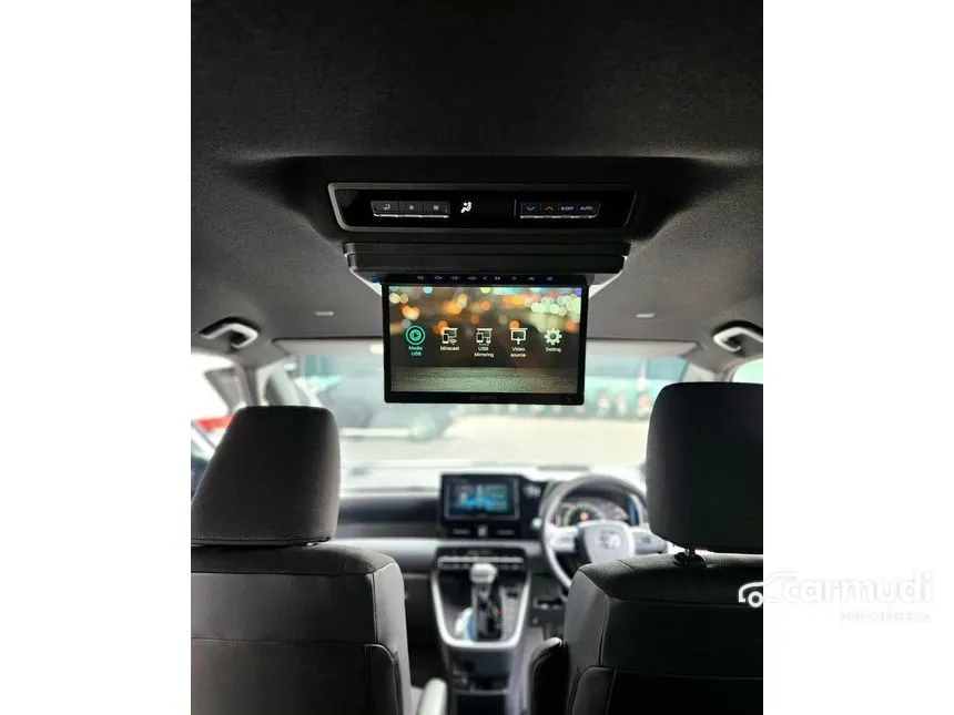 2025 Toyota Voxy (Premium Color) MPV