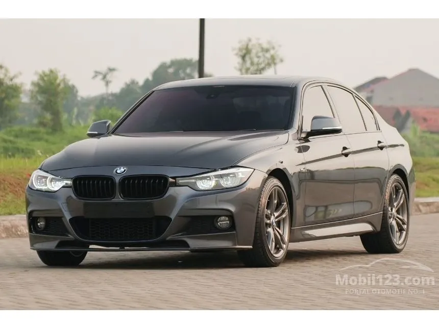 2019 BMW 330i Sport Shadow Edition Sedan