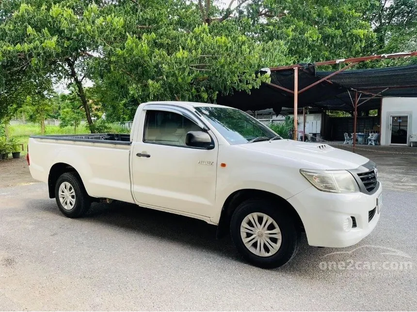 2013 Toyota Hilux Vigo J Pickup