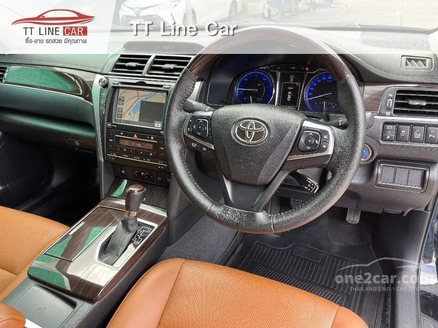 2017 Toyota Camry Hybrid Sedan