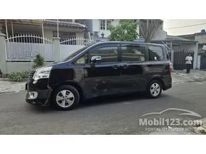 2013 Toyota NAV1 2.0 V MPV