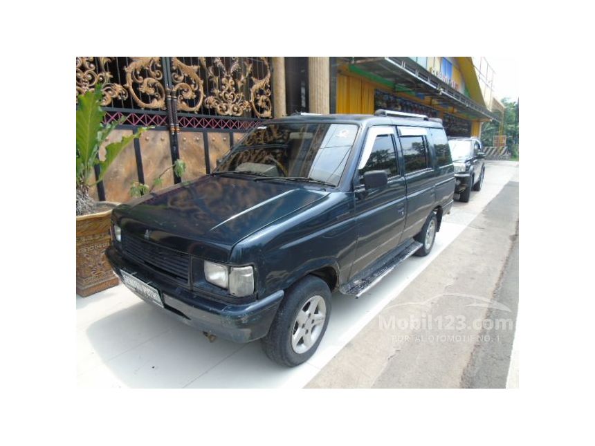 Jual Mobil  Isuzu  Panther  1993 2 3 Manual 2 3 di Jawa Timur 