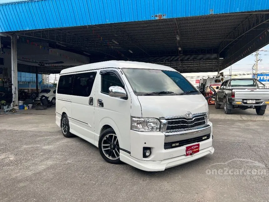 2011 Toyota Ventury V Van