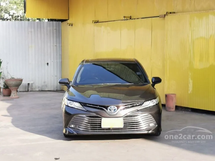 2020 Toyota Camry Hybrid Sedan