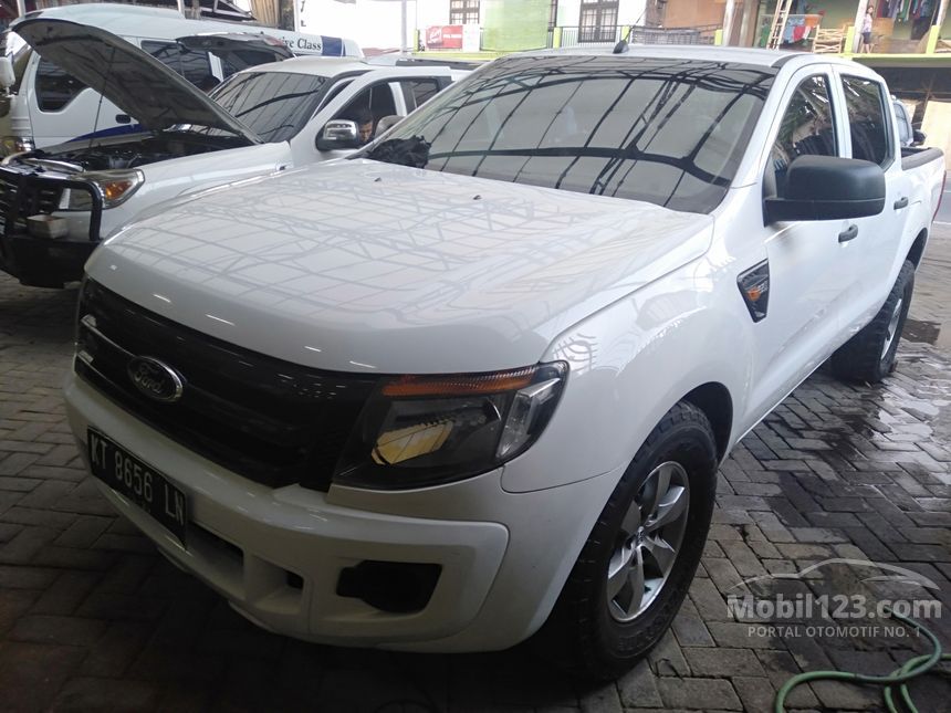 Jual Mobil  Ford  Ranger 2012 Base 2 2 di Jawa Timur  Manual 