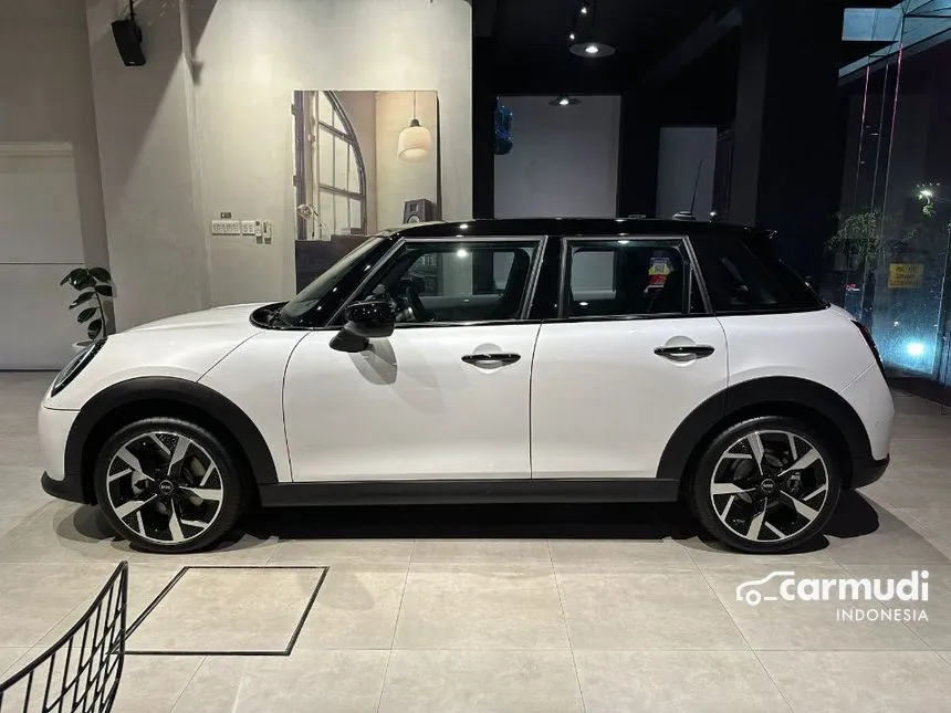 2025 MINI Cooper Cooper SE Hatchback