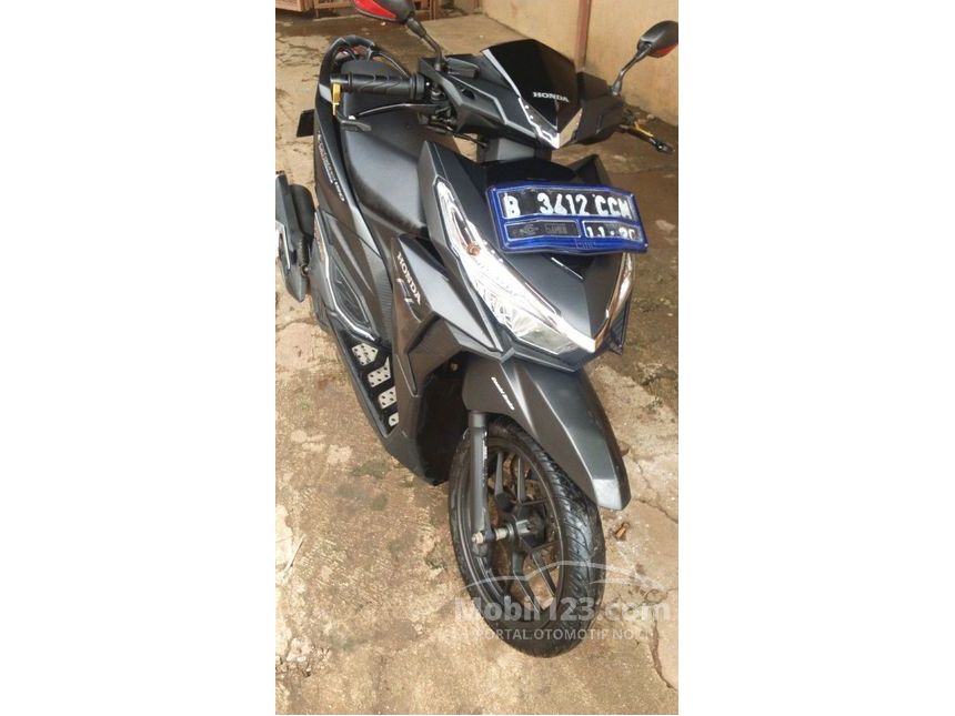 Jual Motor Honda Vario 2015 150 Automatic 0.2 di Banten 