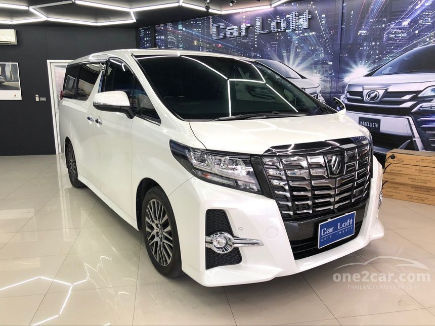 Toyota alphard 2017 года