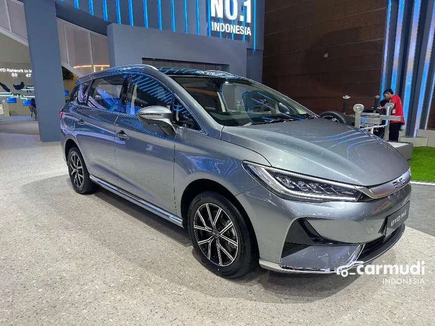 2025 BYD M6 Superior 7-seaters MPV