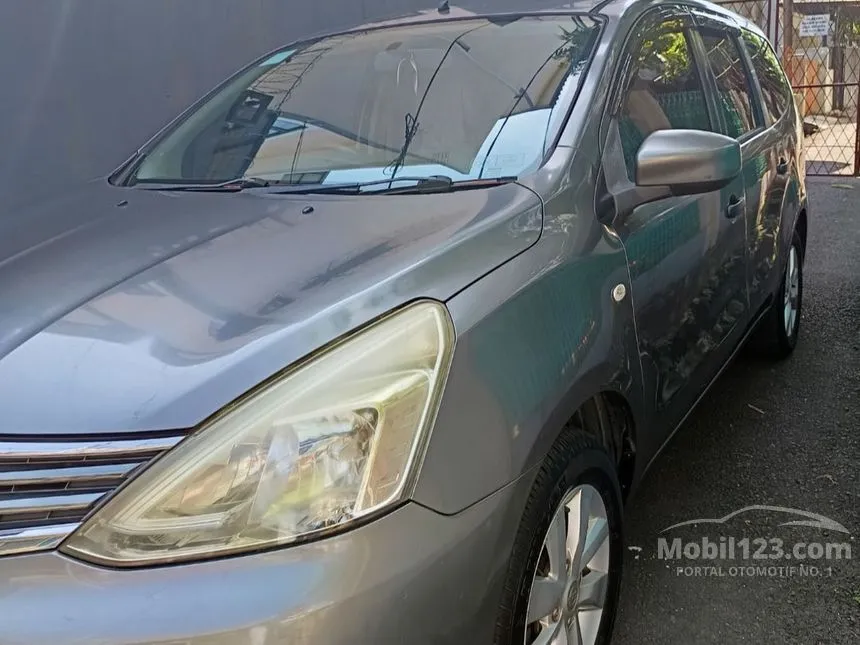 2015 Nissan Grand Livina SV MPV