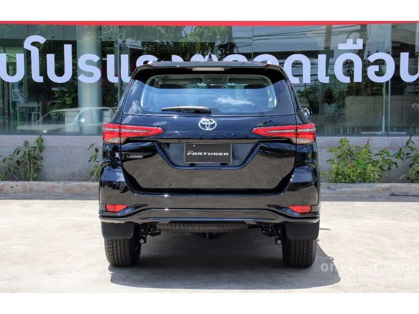 2026 Toyota FORTUNER Leader V SUV