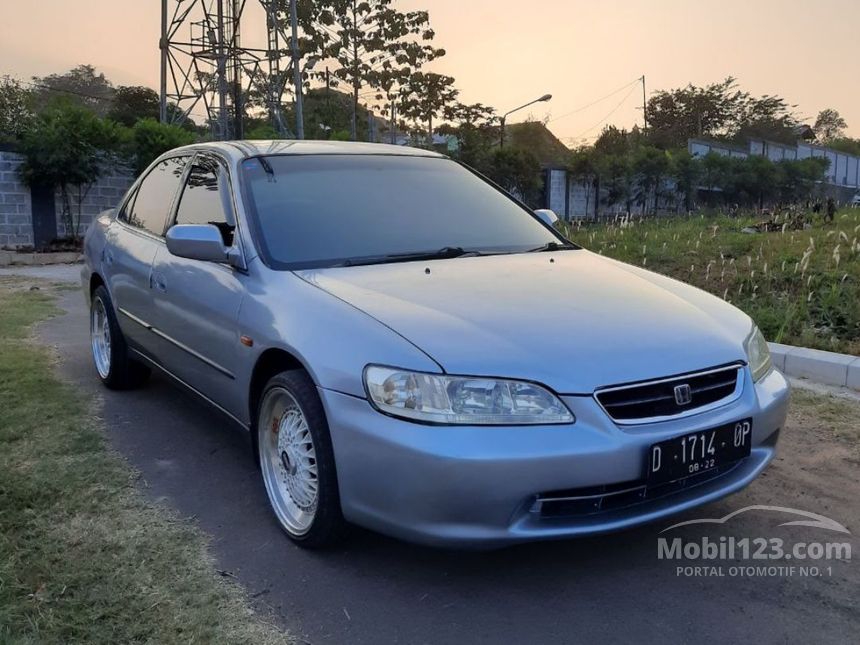 Jual Mobil Honda Accord 2000 Vti Limited 2 3 Di Jawa Barat Automatic Sedan Silver Rp 59 000 000 7085605 Mobil123 Com