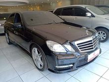 Mercedes-Benz E300 3.0 AT CKD 2012 Hitam Metalik Km28Rb Antik