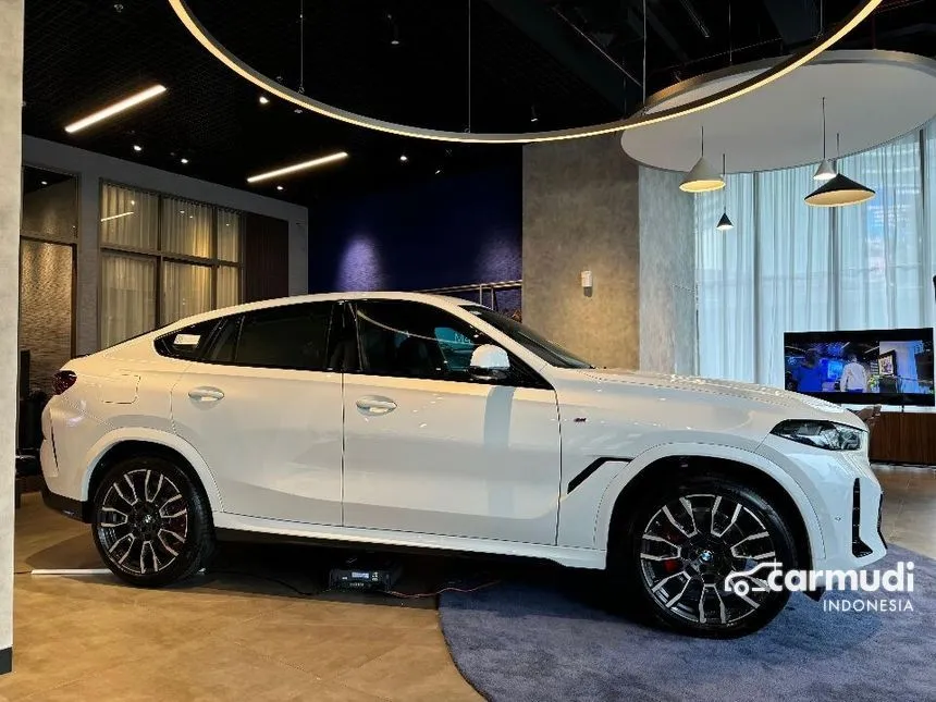 Jual Mobil BMW X6 2024 xDrive40i M Sport 3.0 di DKI Jakarta Automatic SUV Putih Rp 2.357.000.000