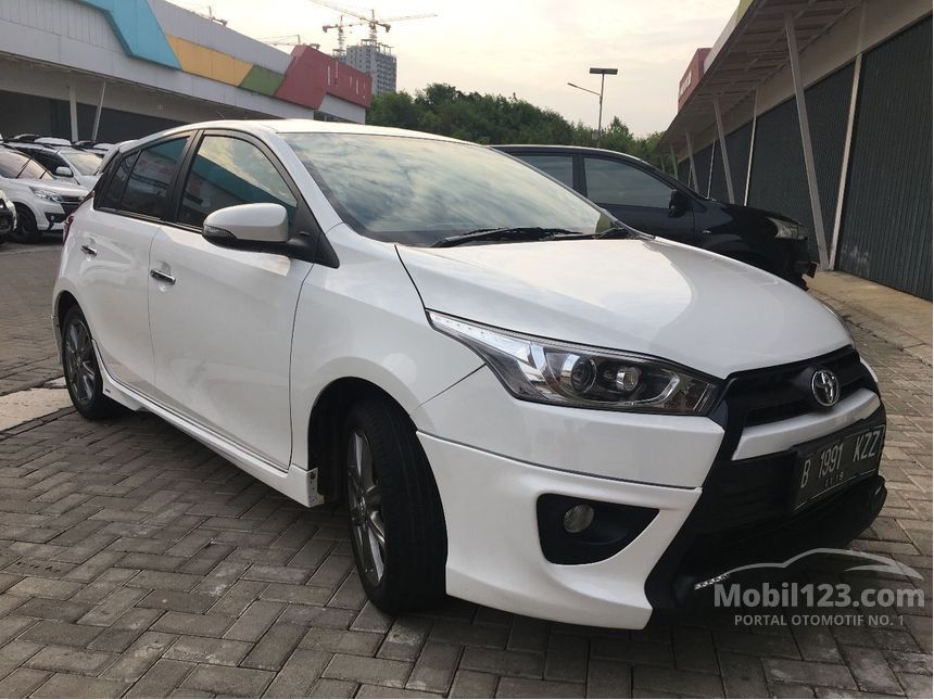 Jual Mobil Toyota Yaris 2015 TRD Sportivo 1.5 di Jawa 