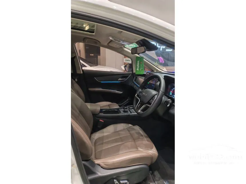 2025 BYD M6 Superior Captain 6-seater MPV