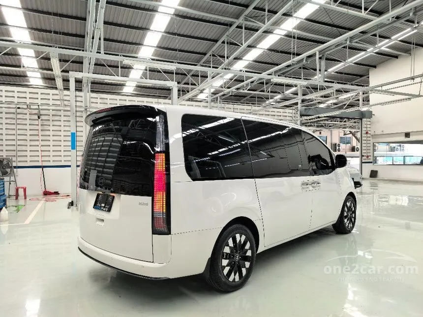 2024 Hyundai Staria Premium Van