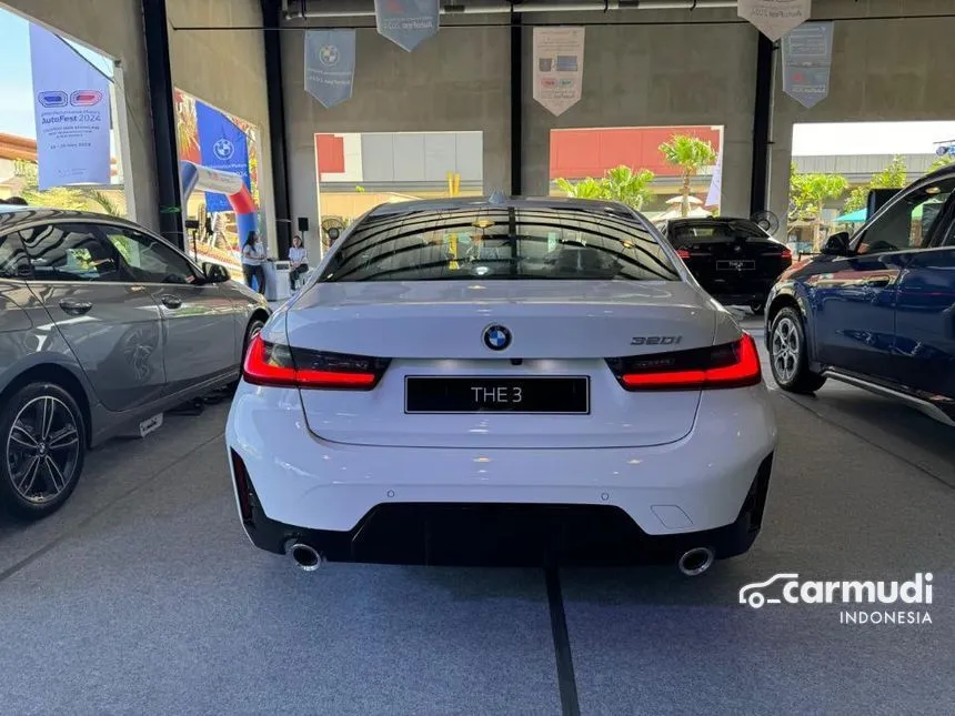 2025 BMW 320i M Sport Sedan