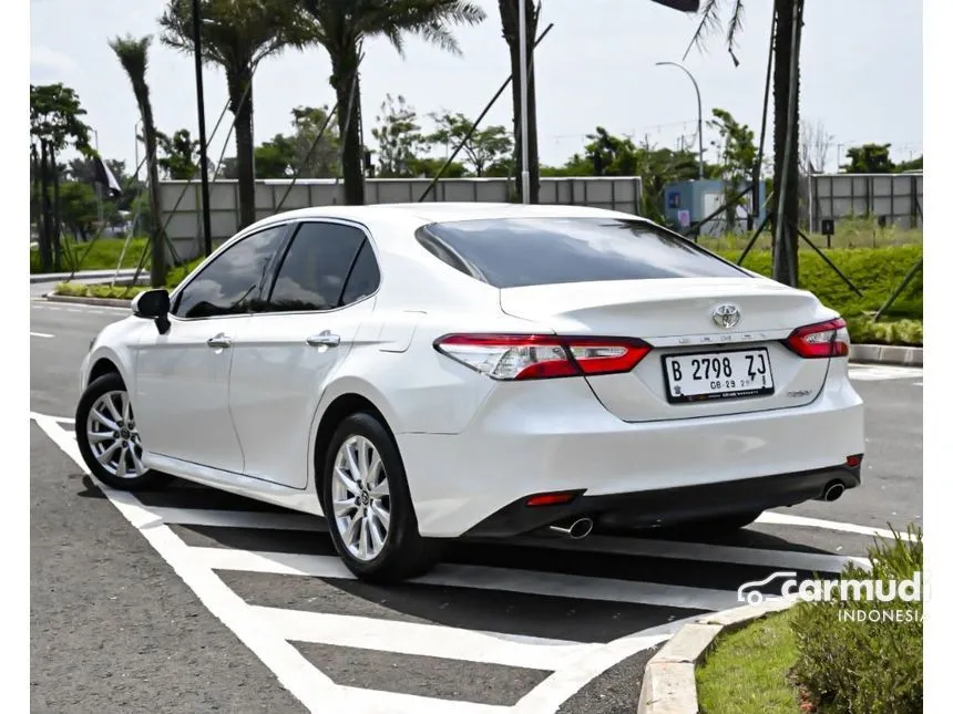2019 Toyota Camry V Sedan