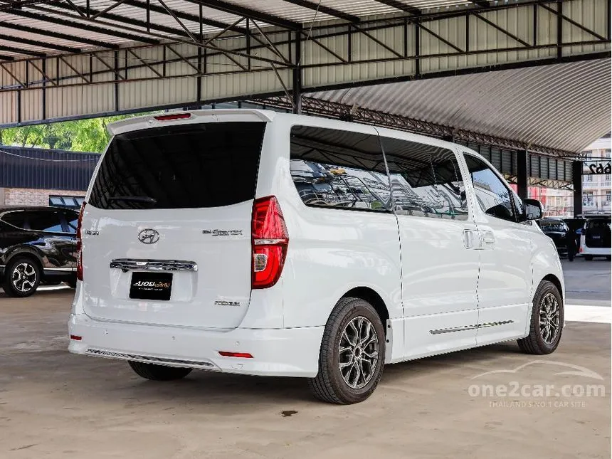 2020 Hyundai GRAND STAREX Premium Wagon
