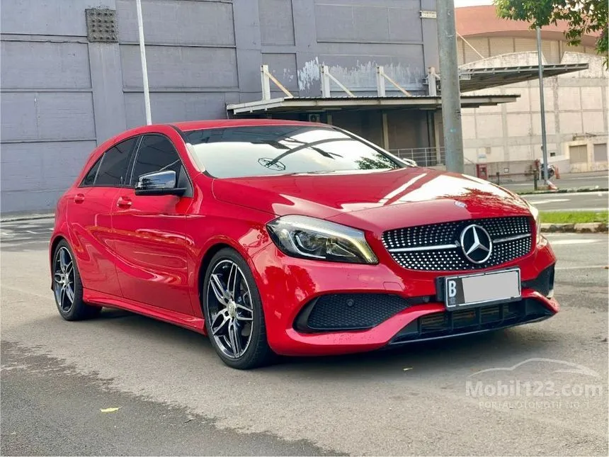2015 Mercedes-Benz A200 Urban Hatchback