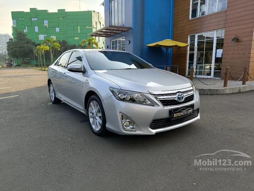2012 Toyota Camry Hybrid Sedan