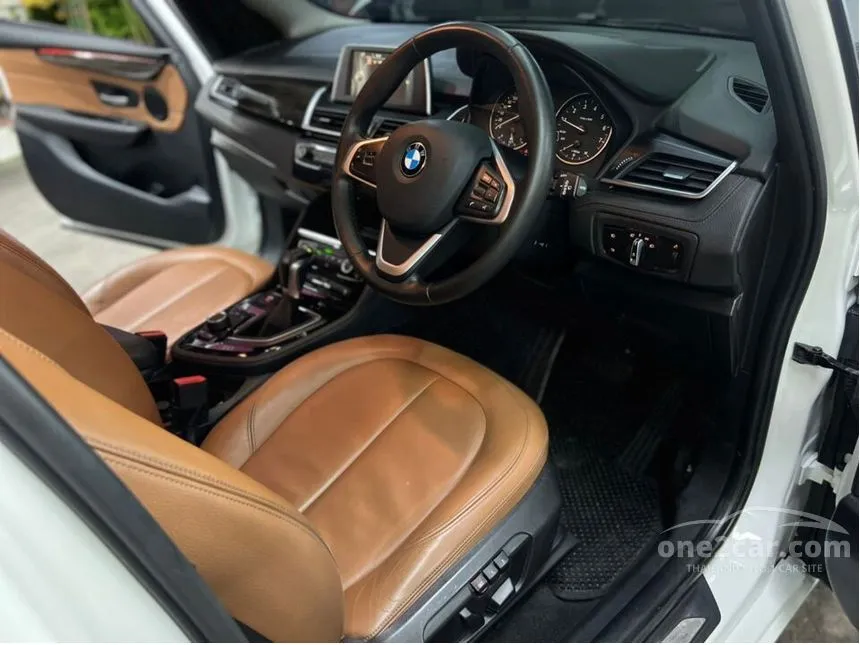 2015 BMW 218i Grand Tourer Hatchback