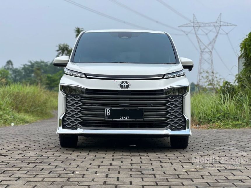 Jual Mobil Toyota Voxy 2022 (Premium Color) 2.0 di DKI Jakarta ...
