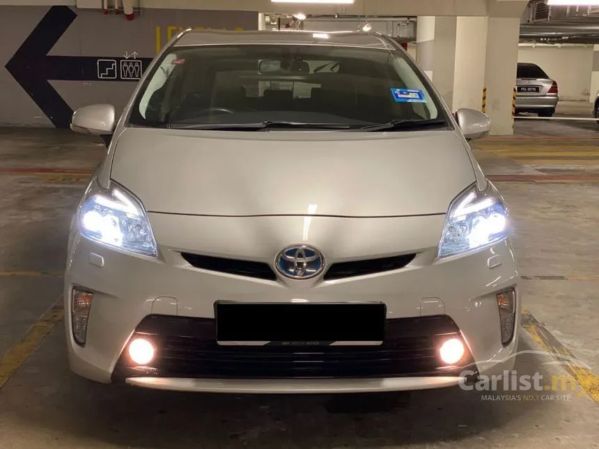 2014 Toyota Prius Hybrid Luxury Hatchback