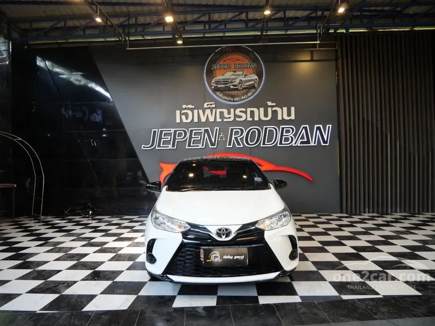 2021 Toyota YARIS Entry Hatchback
