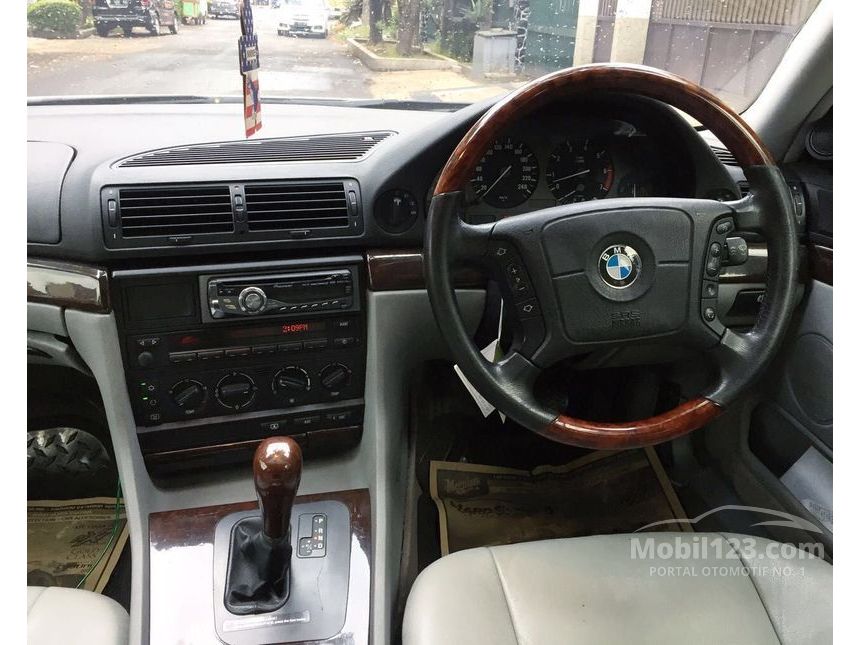 Bmw 735il 1999 года