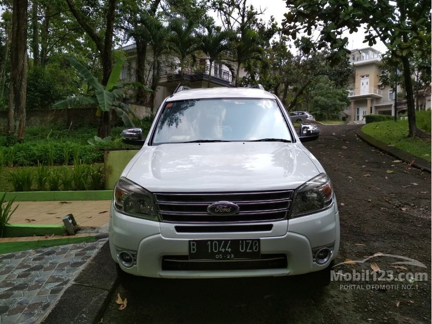 Jual Mobil  Ford  Everest  2012 XLT XLT XLT 2 5 di DKI 