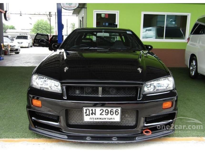 Nissan skyline 2010