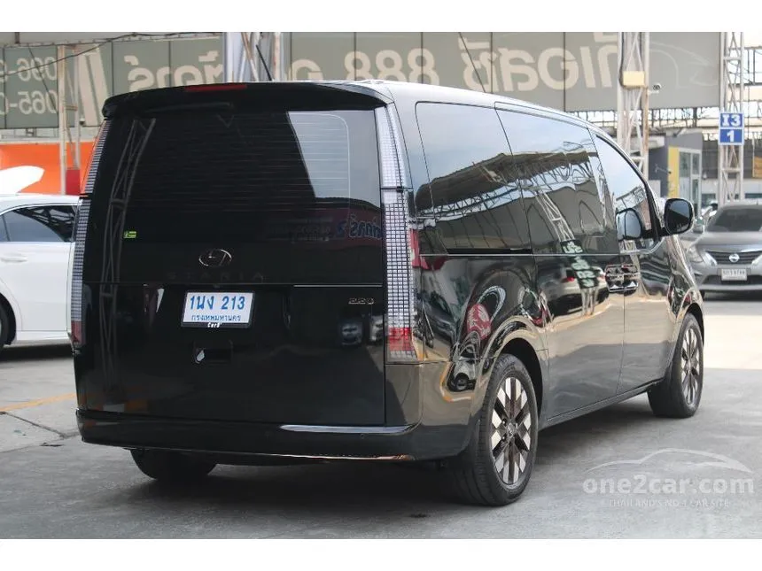 2022 Hyundai Staria Premium Van