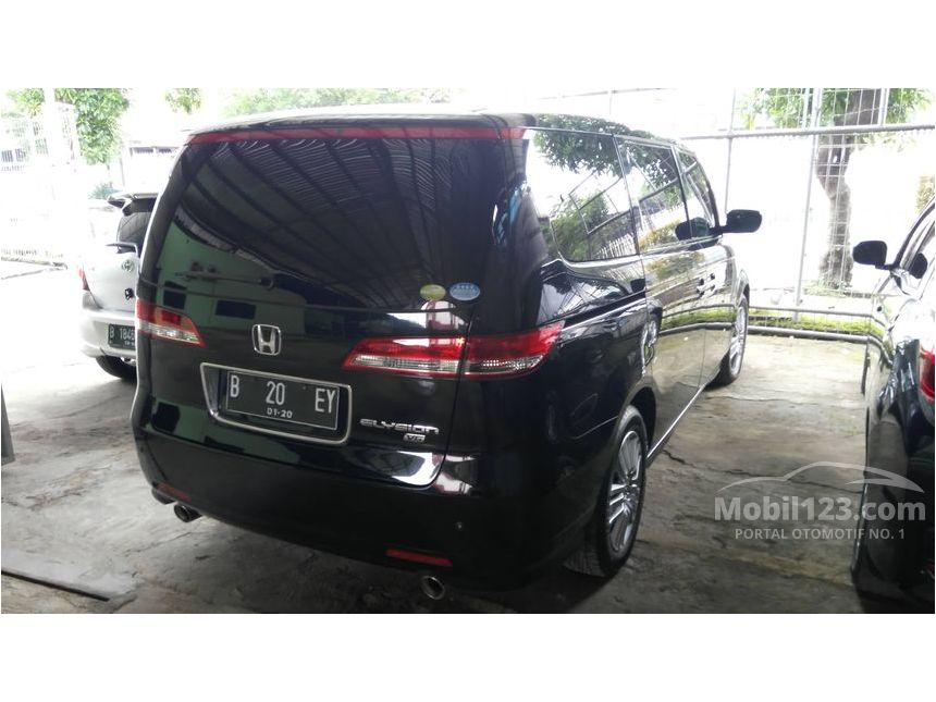 Jual Mobil Honda Elysion 2005  RR 3 0 di Banten Automatic 