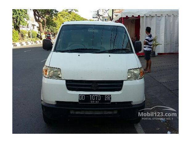 Suzuki Apv  Mobil  bekas  dijual  di Makasar Sulawesi selatan 