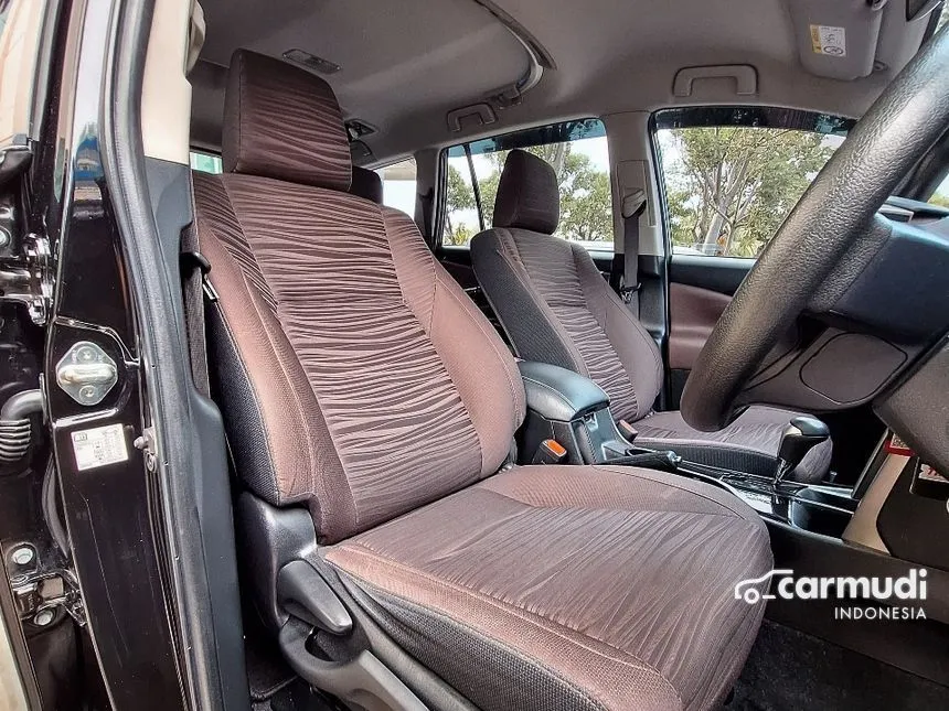 2022 Toyota Kijang Innova V MPV