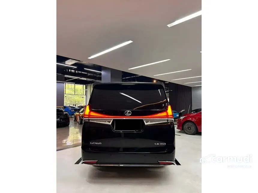 2022 Lexus LM 350 7 Seater MPV