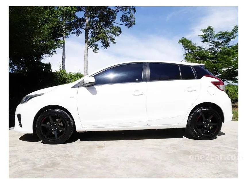 2014 Toyota YARIS E Hatchback