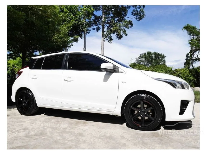 2014 Toyota YARIS E Hatchback