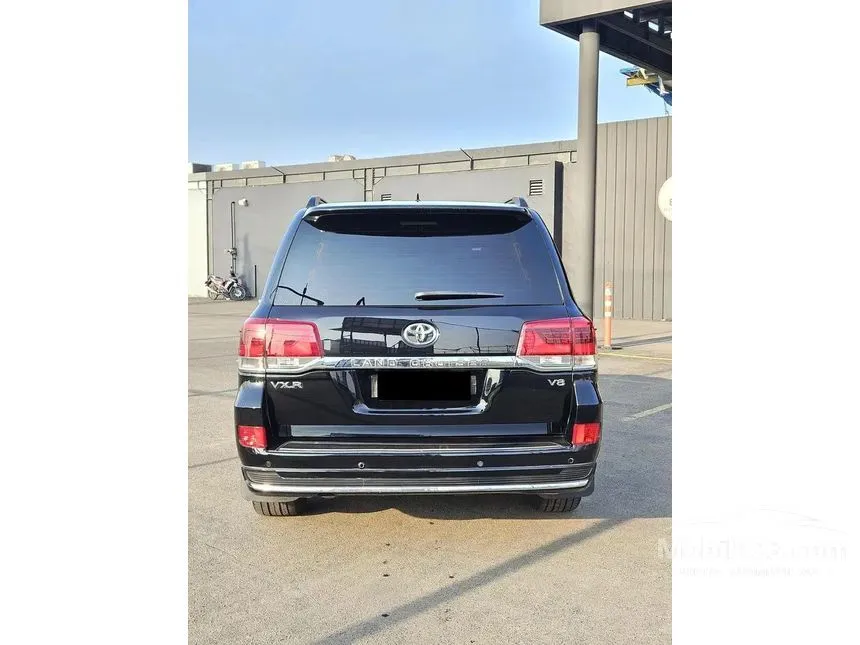 2011 Toyota Land Cruiser 200 Full spec SUV