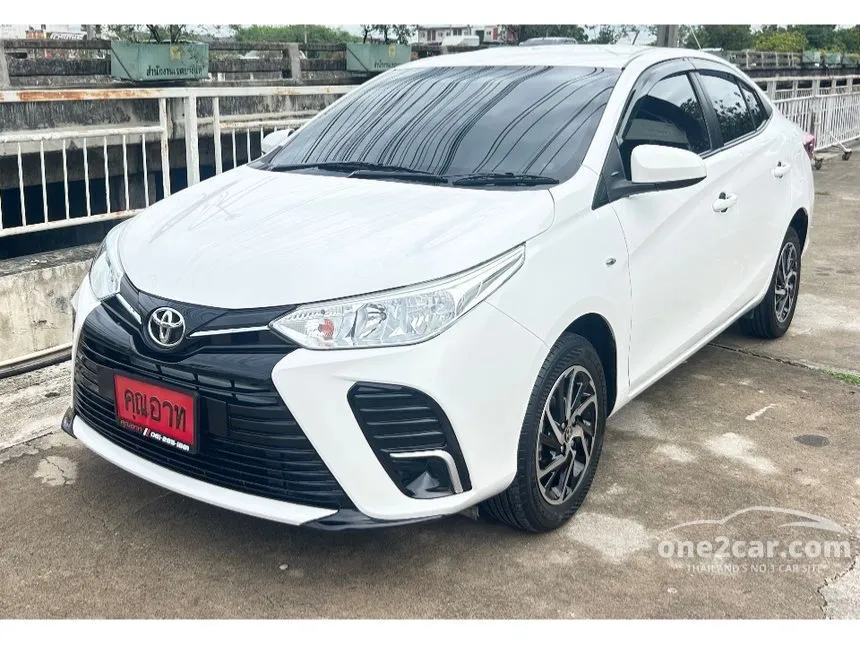 2022 Toyota Yaris Ativ Entry Sedan
