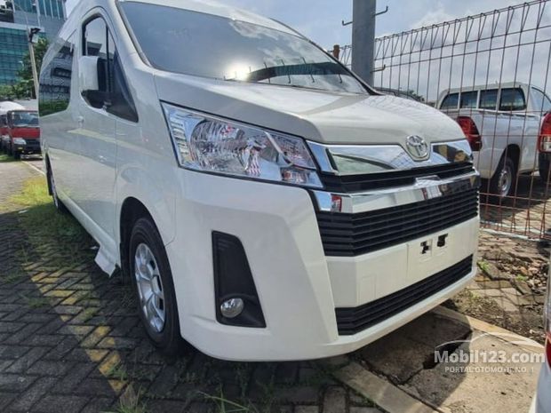  Toyota  Hiace  Premio  Mobil  Bekas Baru dijual di Indonesia 