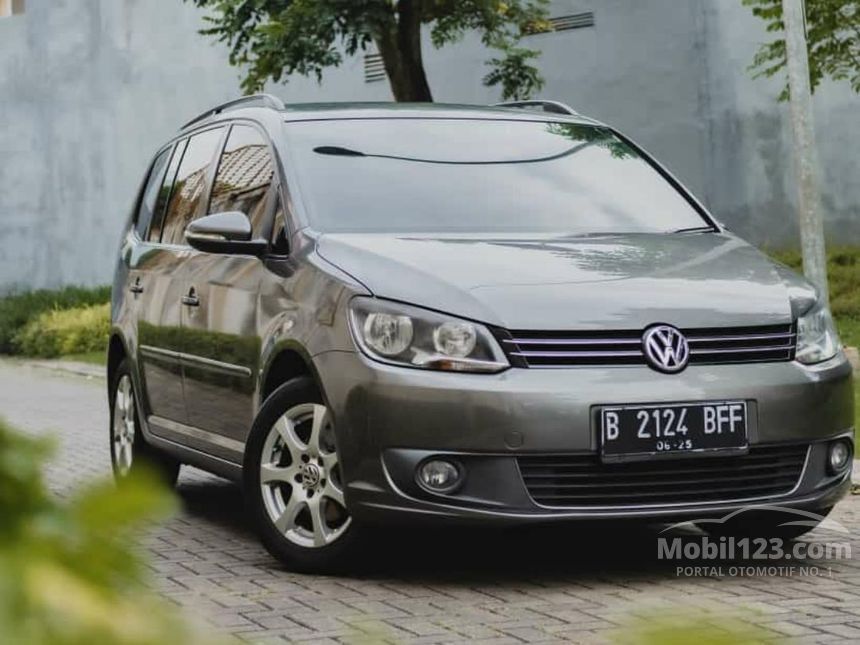 Jual Mobil Volkswagen Touran 2013 TSI 1.4 di Banten Automatic MPV Abu